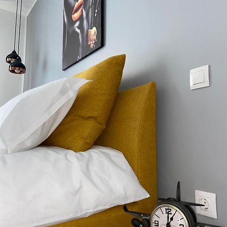 Qualis Apartament Braşov Extérieur photo
