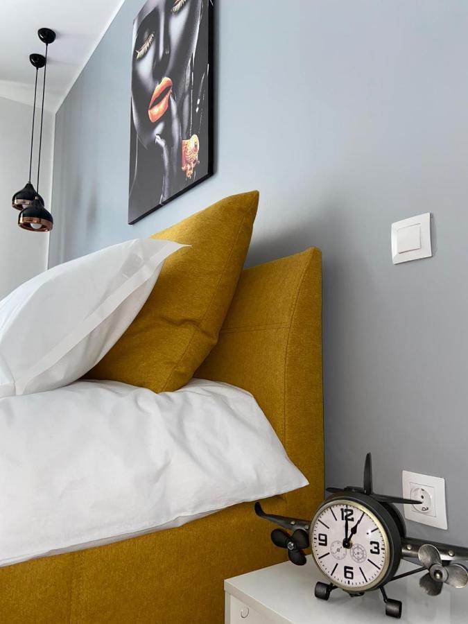 Qualis Apartament Braşov Extérieur photo