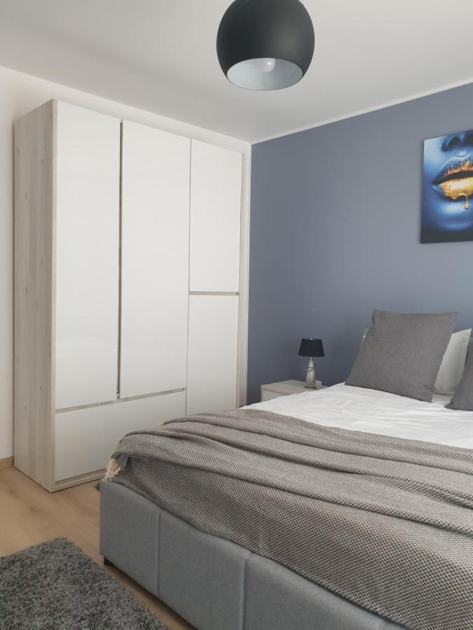 Qualis Apartament Braşov Extérieur photo