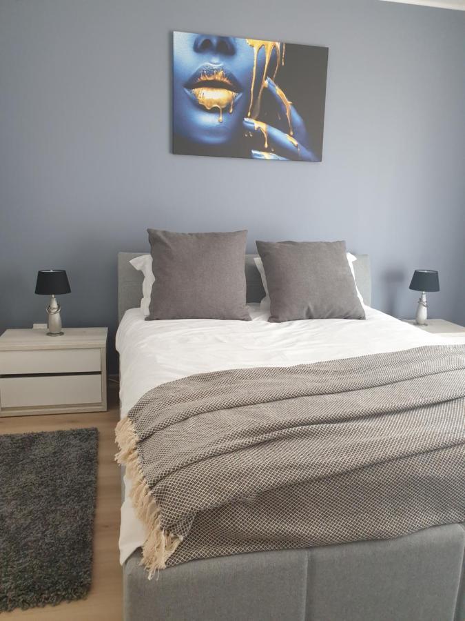 Qualis Apartament Braşov Extérieur photo