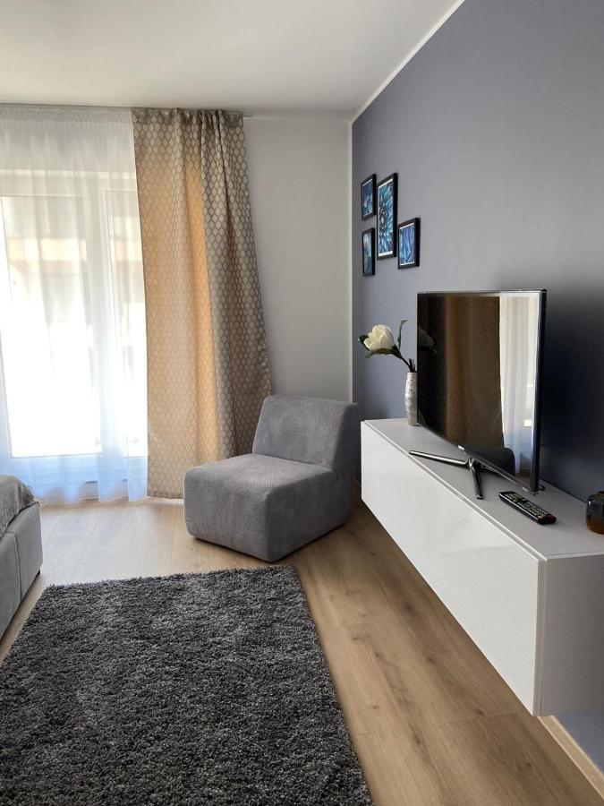 Qualis Apartament Braşov Extérieur photo