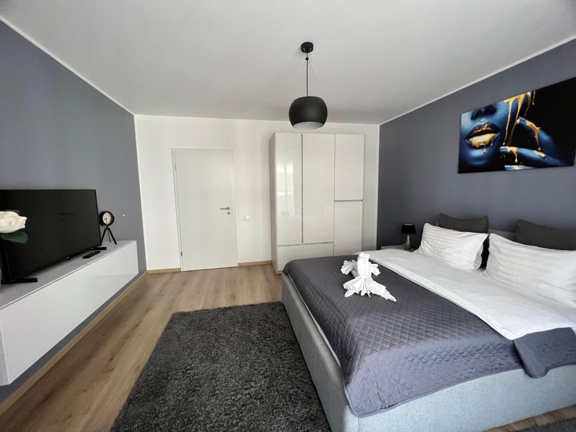 Qualis Apartament Braşov Extérieur photo